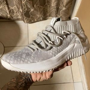 Dame 4 sz8.5